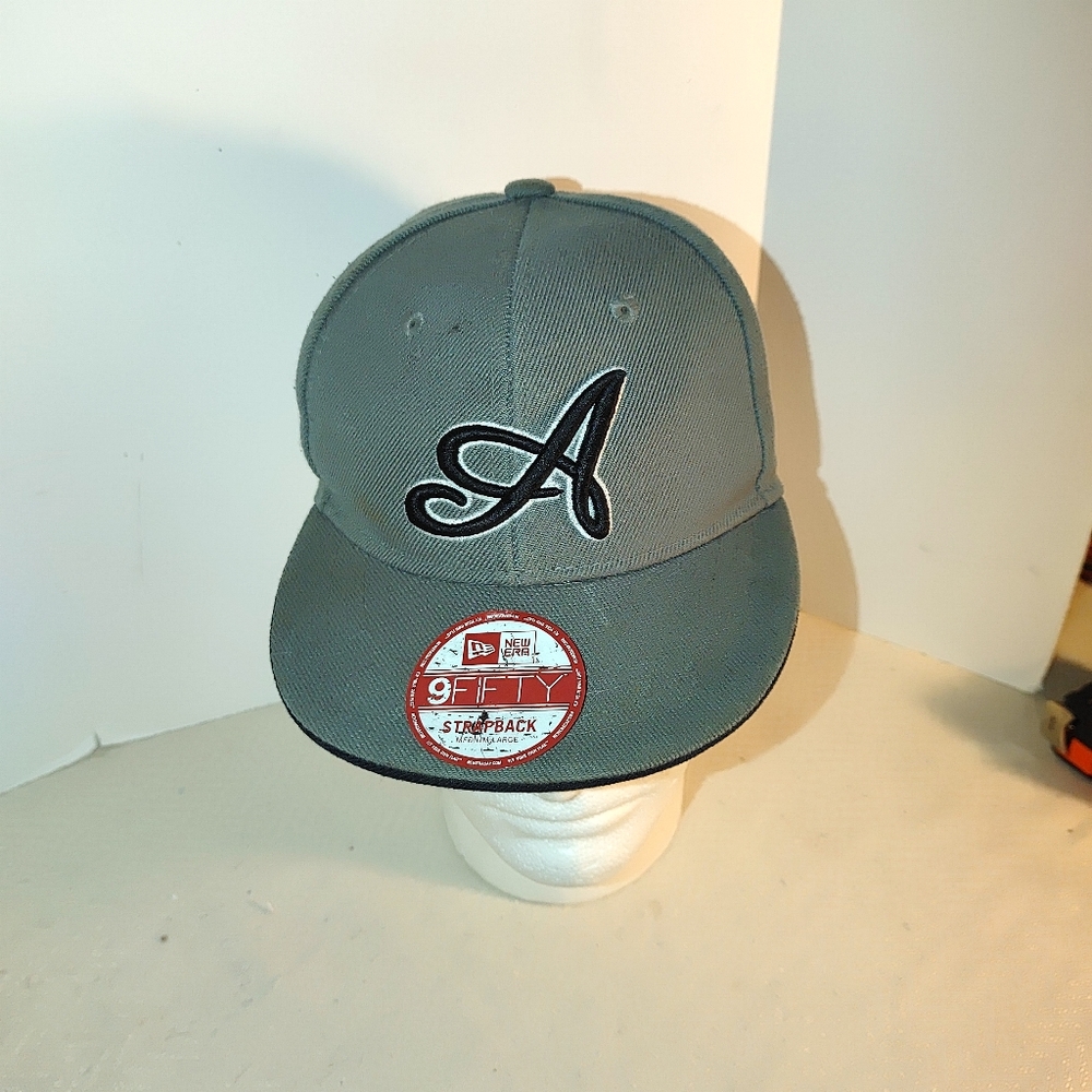 Youth New Era Atlanta Braves Fitted Cap Baseball Hat Size Large 53CM L&H